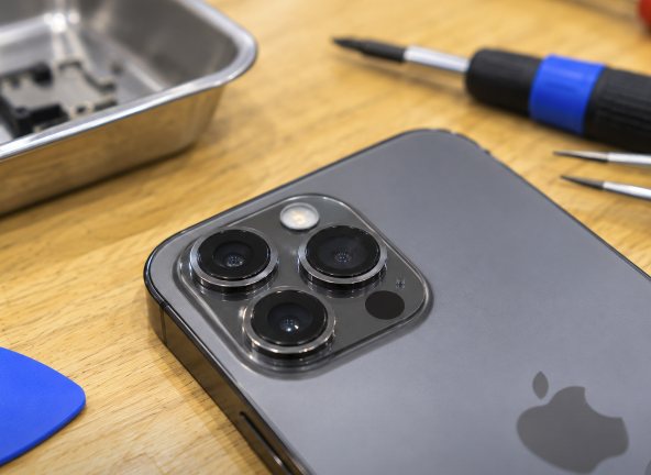 iPhoneのカメラがぶれるのは故障？高槻で修理する前の確認ポイント